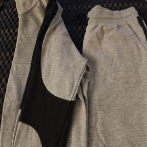 Boys Gray Hoodie Sweatsuit Size 10/12